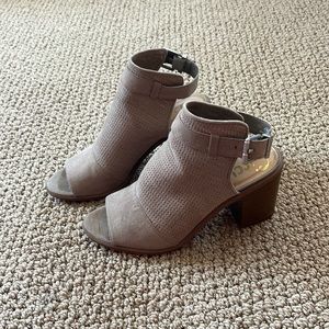 Women tan/brown ankle booties